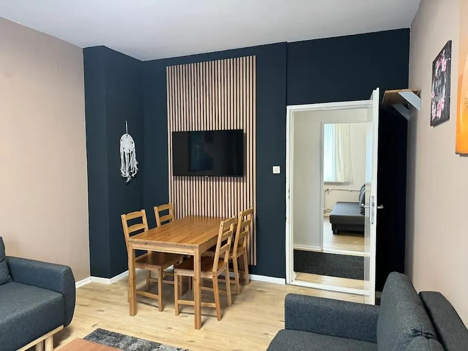 Choice Berlin - Wohnung Fuer Bis Zu 12 Personen 0*,  Almanya