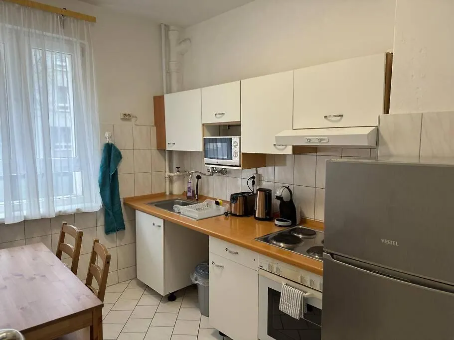 Choice Berlin - Wohnung Fuer Bis Zu 12 Personen