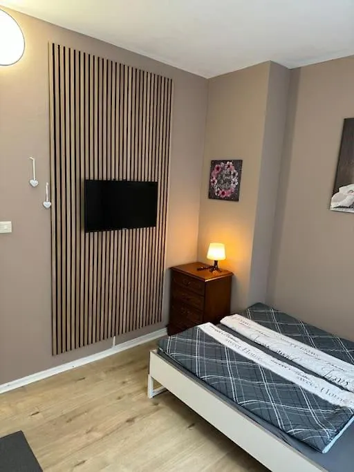 Choice Berlin - Wohnung Fuer Bis Zu 12 Personen 0*,  Almanya